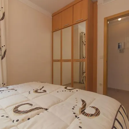 2-bed With Rooftop Pool 公寓