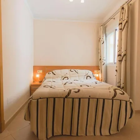 2-bed With Rooftop Pool *