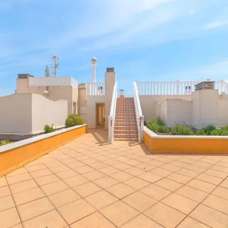 2-bed With Rooftop Pool *